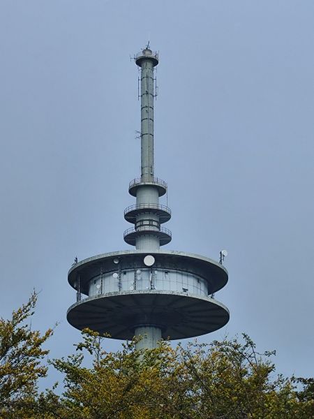 Datei:Hoherodskopf Betonturm1 20231026 152013.jpg